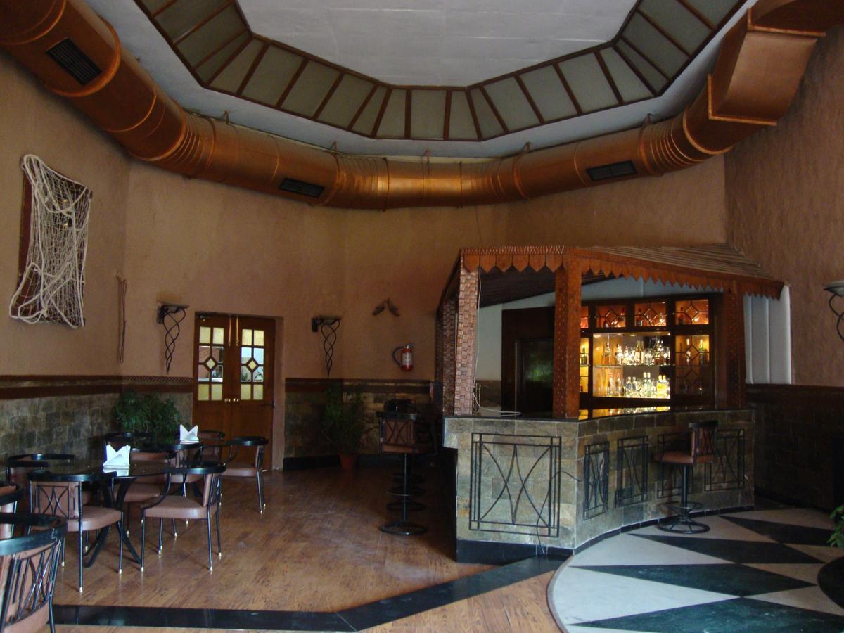 Hotel North Park Панчкула Екстериор снимка