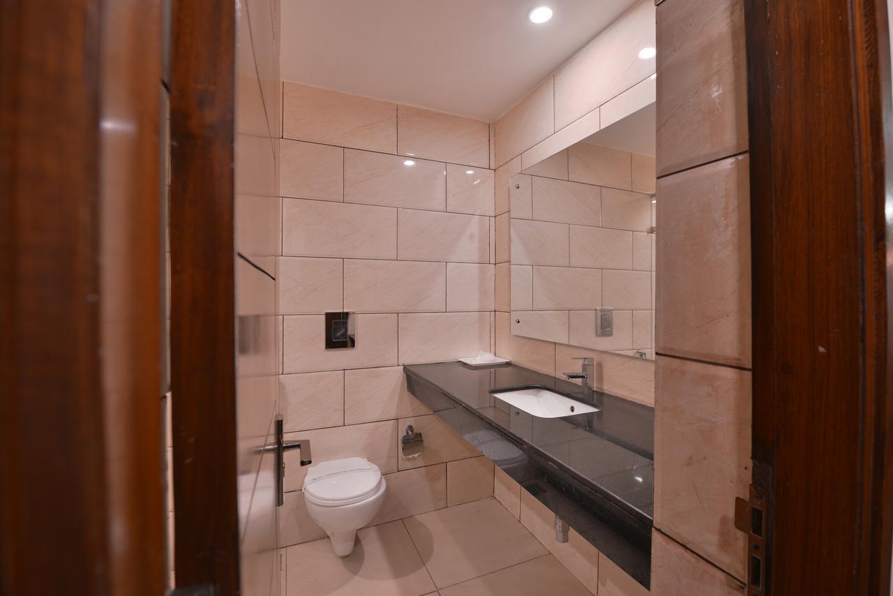 Hotel North Park Панчкула Екстериор снимка